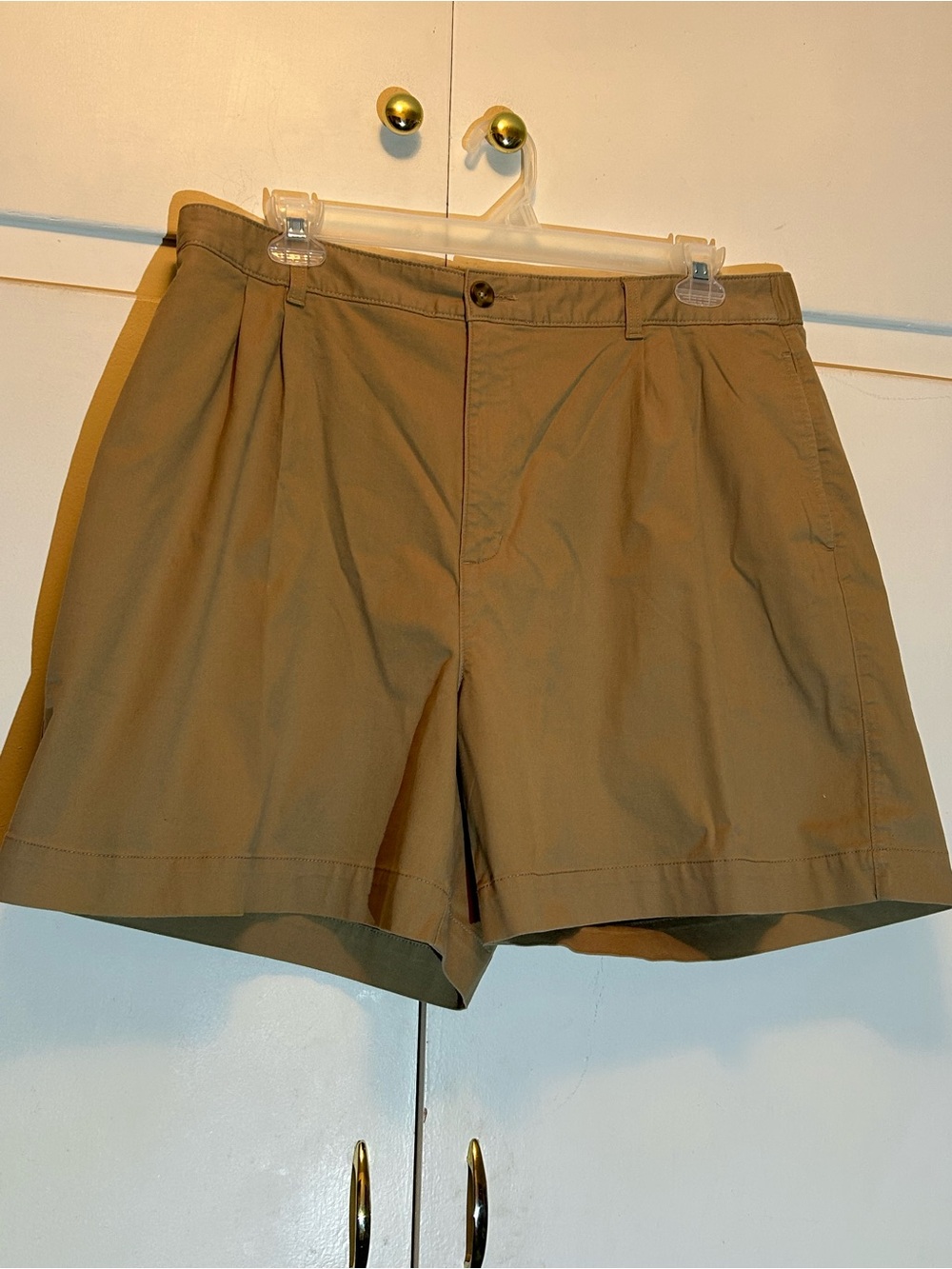 Old Navy Women’s Khaki Flat-Front Shorts